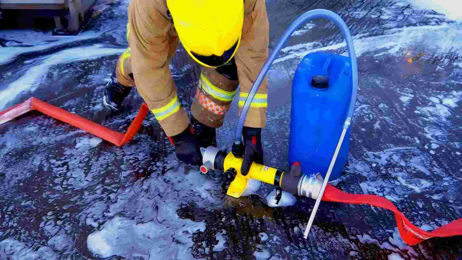 Foam-Equipment-Still-32 Foam-Equipment-Still-32
